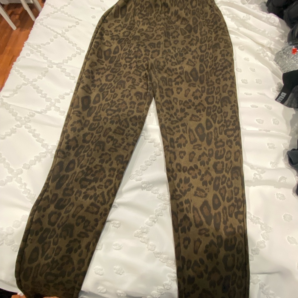 Leopard leggings, size XS, great conditions, fits very smooth, nice velvet.